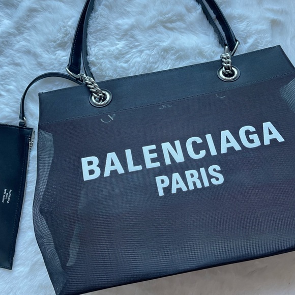 Balenciaga Medium Duty Free Tote (black) new with dust bag - Picture 1 of 6